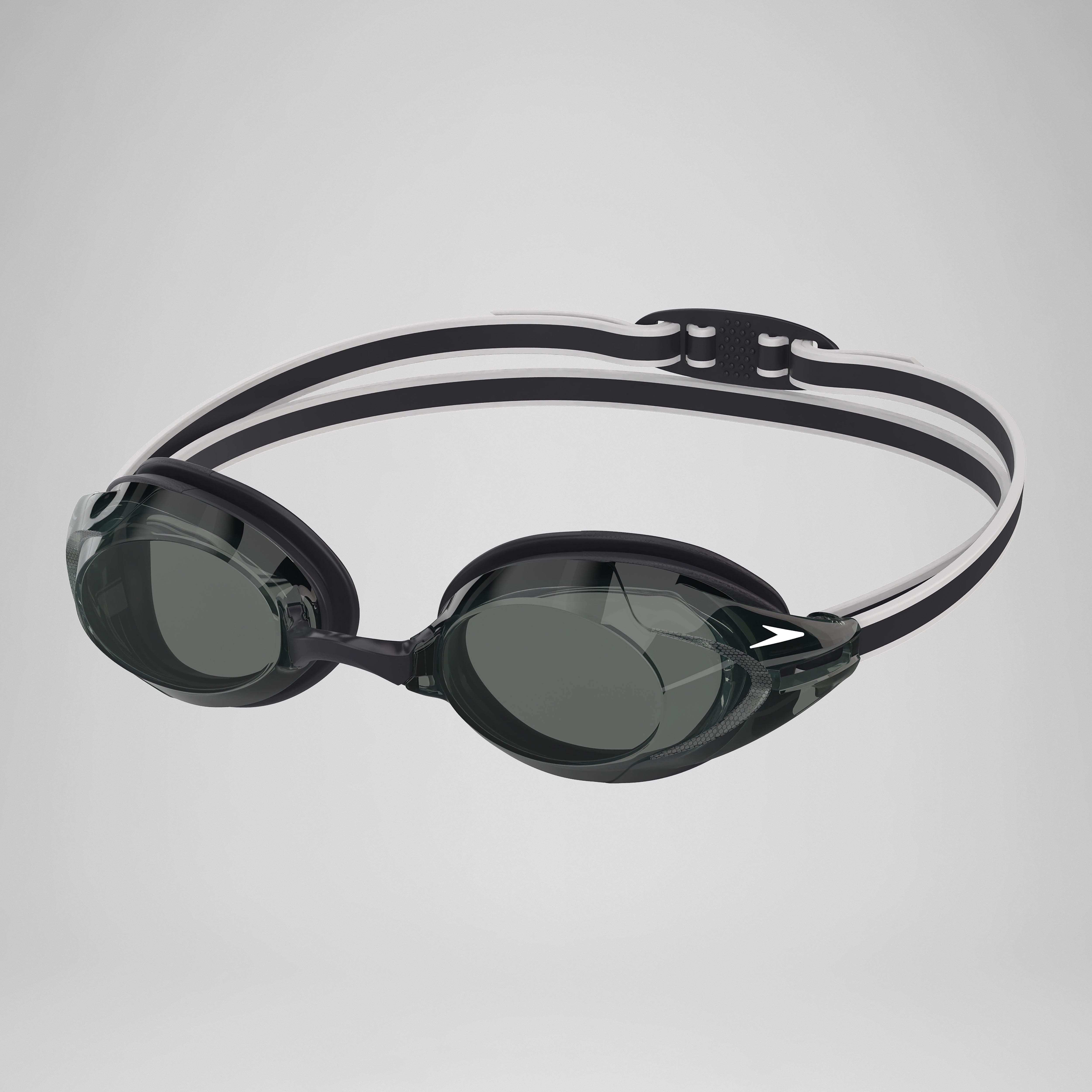 Speedo Adult Vanquisher 3.0 goggles in black with smoke lenses, front three-quarter view